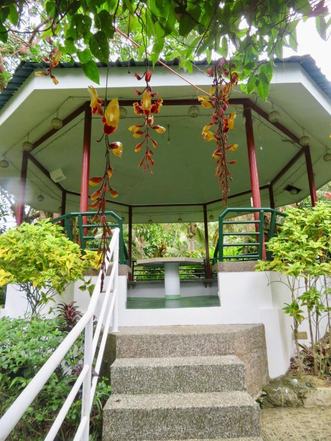 All Care Bed And Breakfast Tagaytay City Eksteriør billede